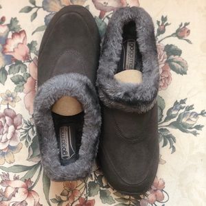Skechers GOwalk suede faux fur SIZE 10